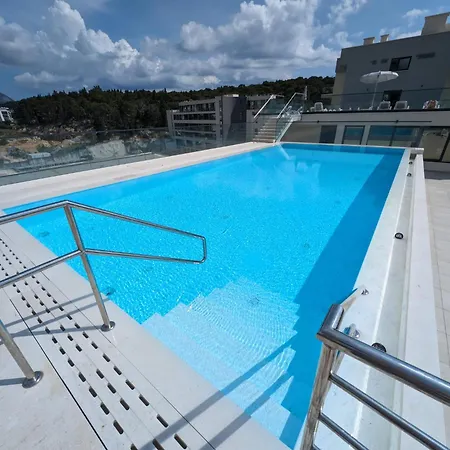 Amfora-modern With Pool *