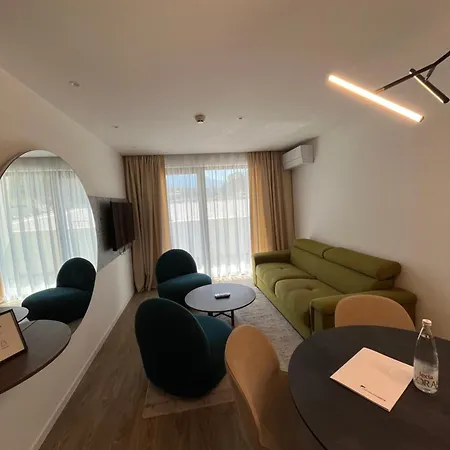 Amfora-modern With Pool Apartamento