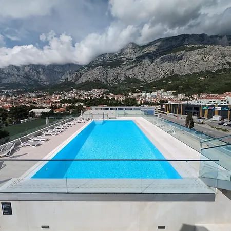 Amfora-modern With Pool