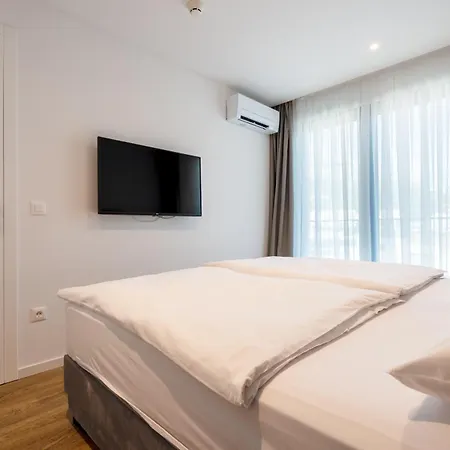 Amfora-modern With Pool Apartamento Makarska