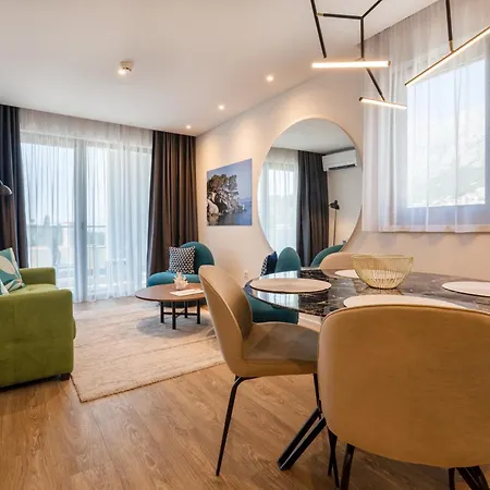 Amfora-modern With Pool *