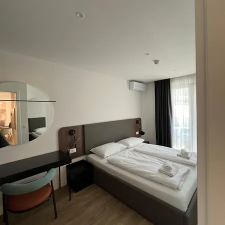 Amfora-modern With Pool Apartamento *