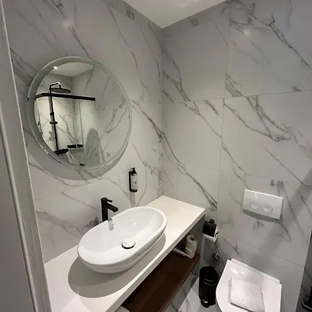 Amfora-modern With Pool Apartamento