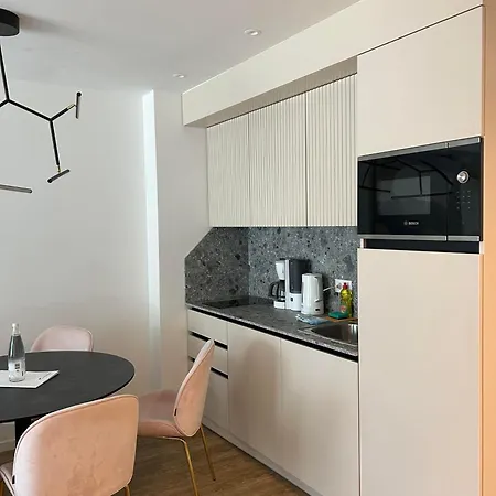 Amfora-modern With Pool Apartamento