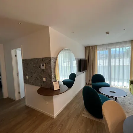 Amfora-modern With Pool Apartamento