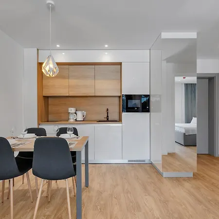 Amfora-modern With Pool Apartamento